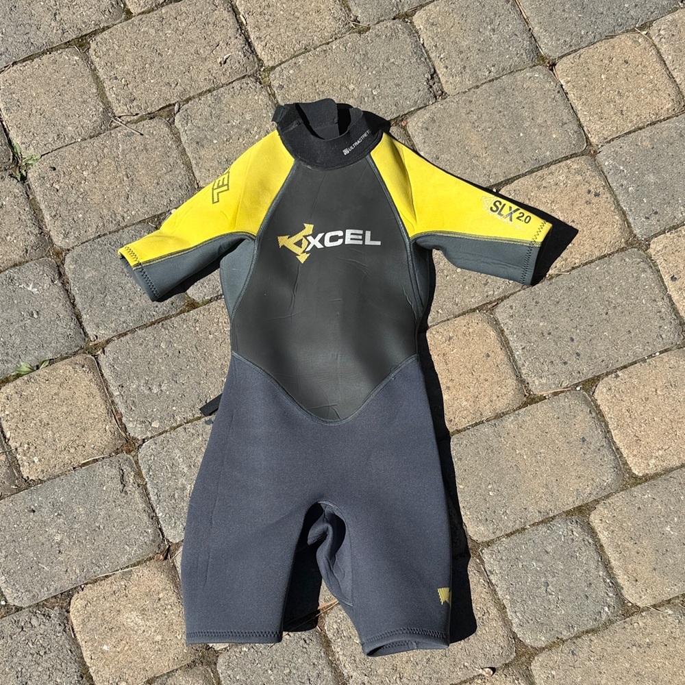 Xcel SLX 2.0 Shorty Wetsuit in Yellow and Black